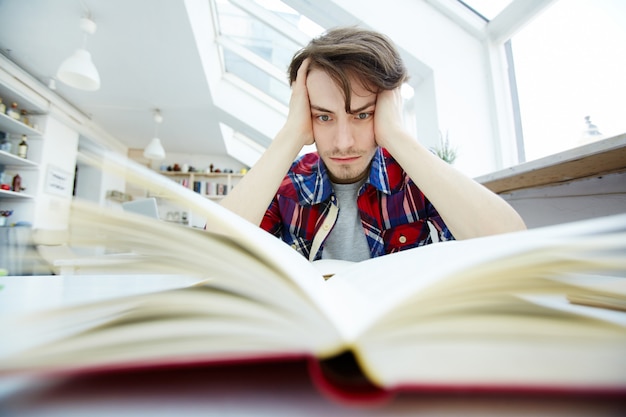 Wie Lange Braucht Man, Um Jura Zu Studieren? Dauer und Ablauf eines Jurastudiums im Überblick
